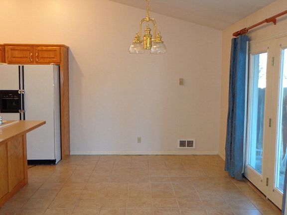 4th image of 1385 Walstrom Ln