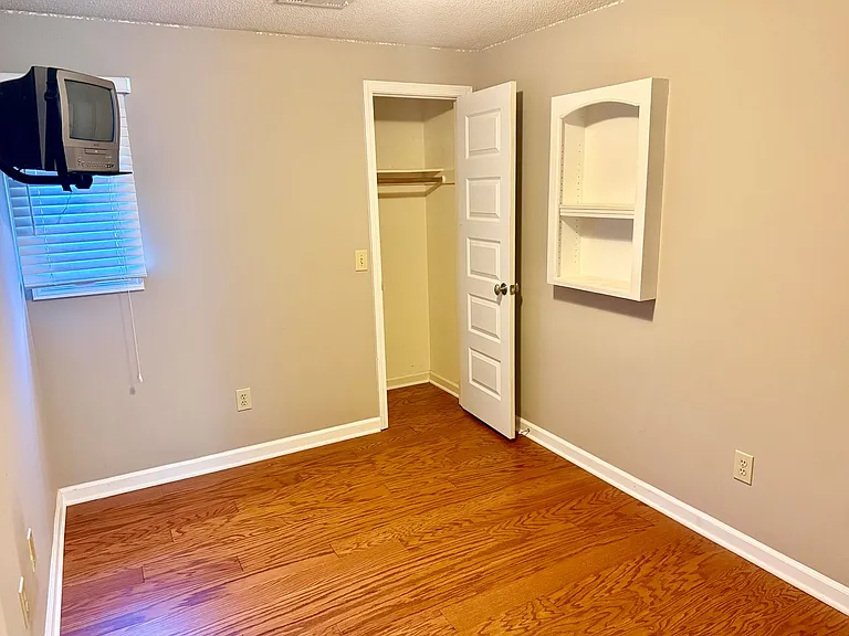 3053 Woodale Cir — Photo 12