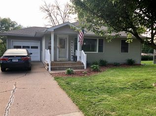 1965 Chaney Rd, Dubuque, IA 52001