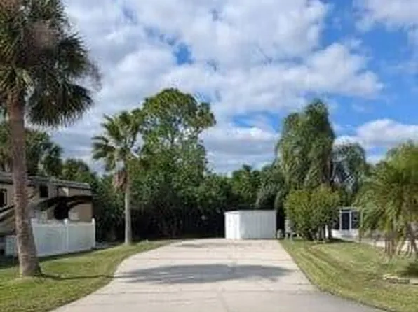 151 Plantation Dr, Titusville, FL 32780