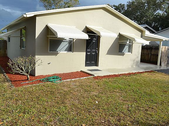 2nd image of 705 N Loxahatchee Dr