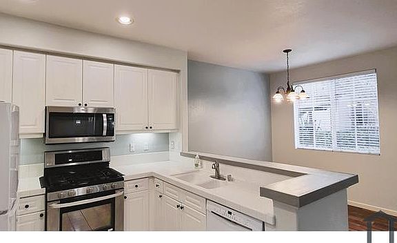 3rd image of 10796 Sabre Hill Dr