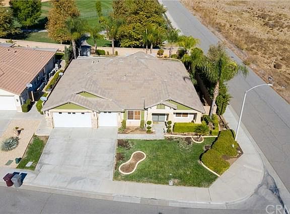 3rd image of 29738 Newmarket Dr