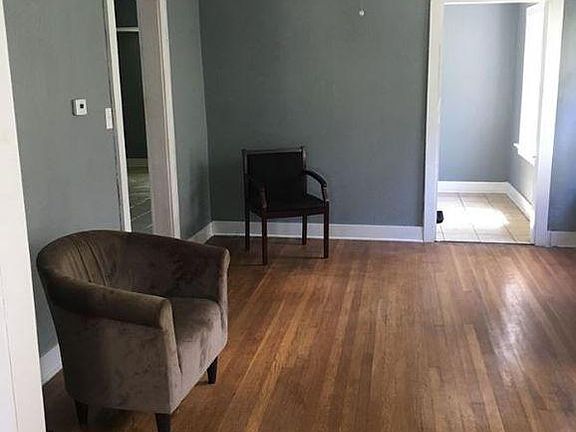 4th image of 5621 Highland Ave #1