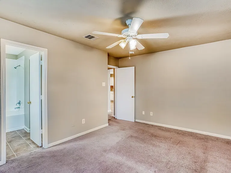 13118 Kingston Point Ln — Photo 10