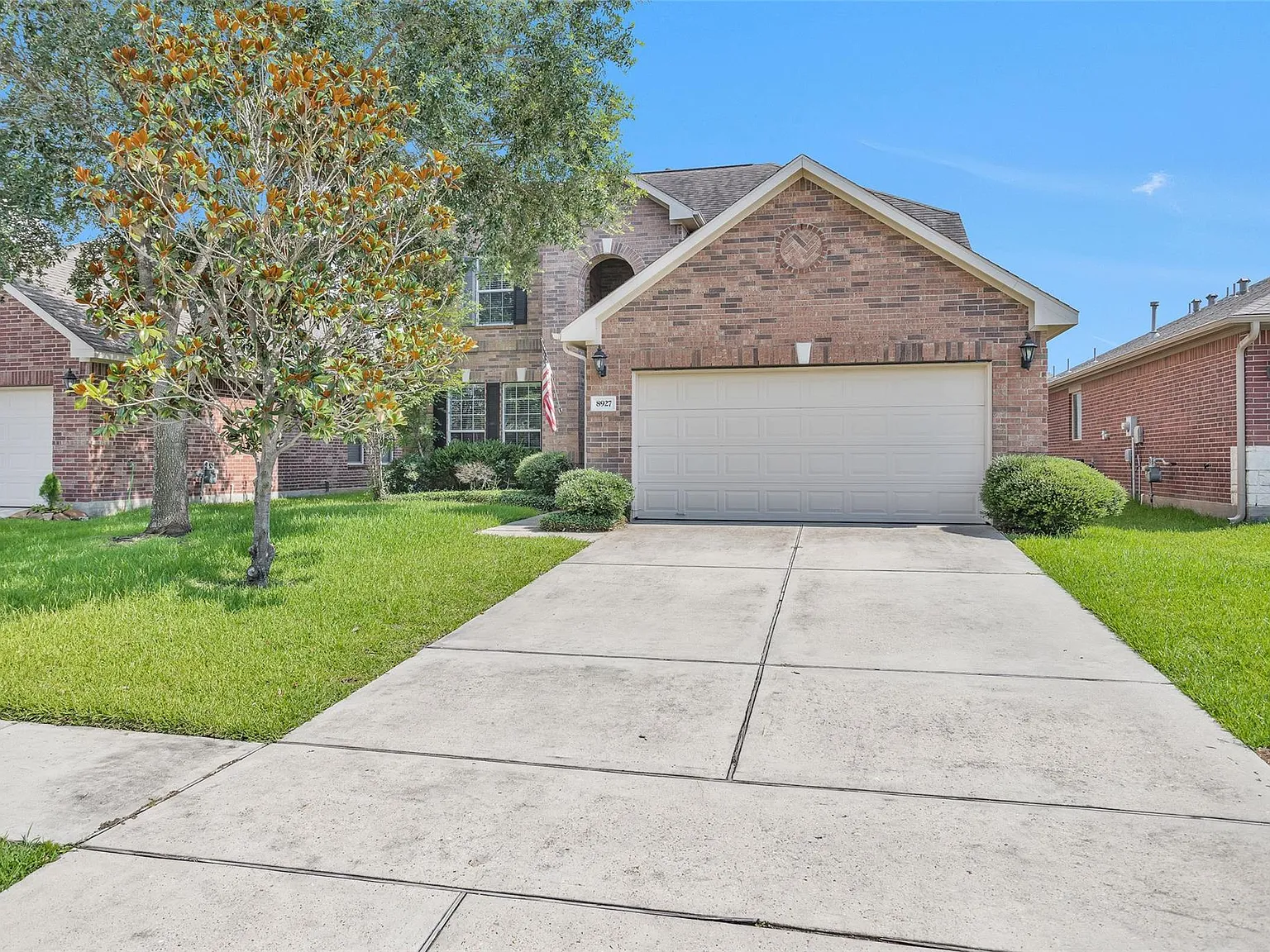3 bed, 2.5 bath, 2097 sqft, $2,700 — Photo 1