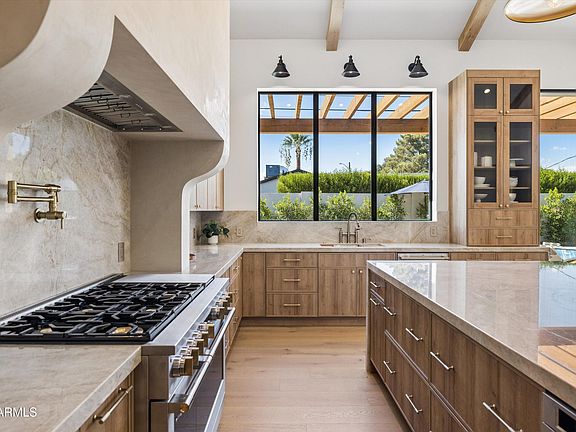 3rd image of 4206 E WHITTON Avenue
