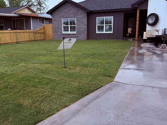 3rd image of 918 Murphy Ave
