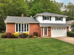6561 Vallevista Dr, Mayfield Heights, OH 44124
