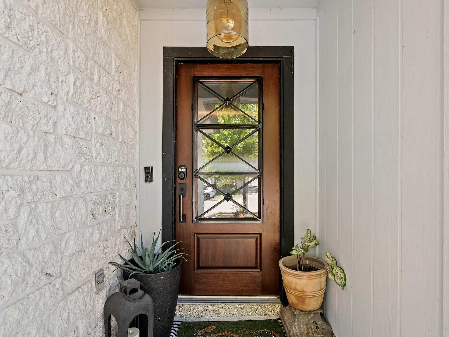 3 bed, 1107 sqft, $1,850 — Photo 3