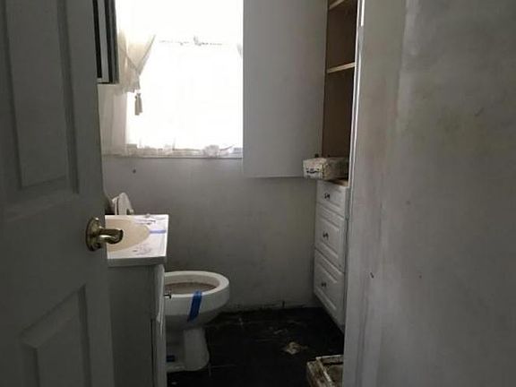 3rd image of 1005 N 25th St