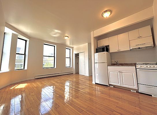1st image of 201 E 118th St APT 4E