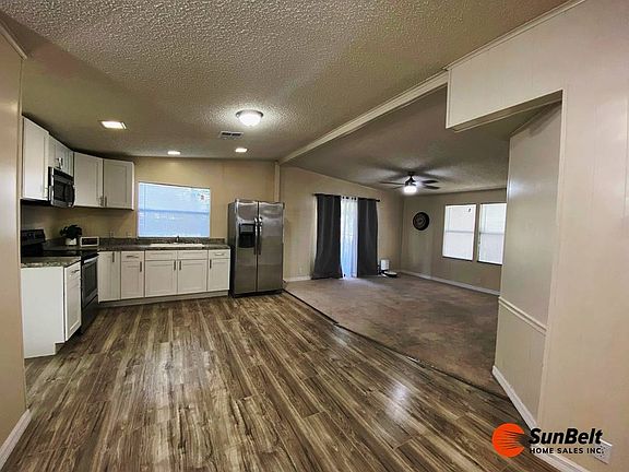 3rd image of 15 Dover Falls Rd