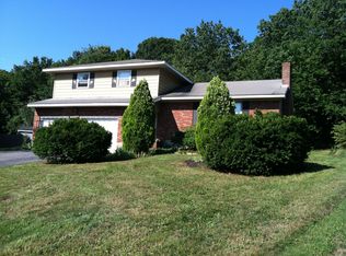 7 Stutz Ave, Latham, NY 12110