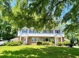 85 Forsythia Ln #B, Paramus, NJ 07652
