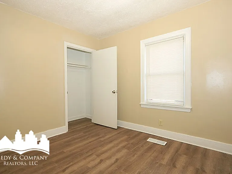 3733 Miami Ave — Photo 5
