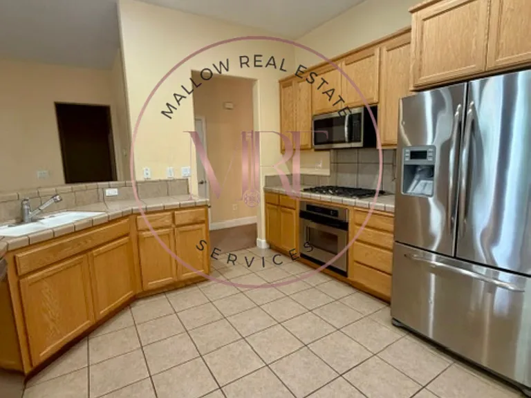 1247 Jewelflower St — Photo 4