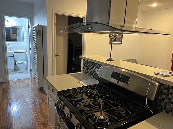 4th image of 3629 1/2 Marmion Way #1/2