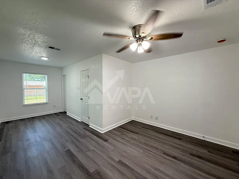106 Covina Ave — Photo 14