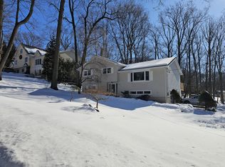 567 Stellman Rd, River Vale, NJ 07675