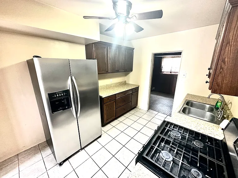 7505 Acapulco Ave — Photo 6
