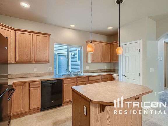 2nd image of 1706 181st St E