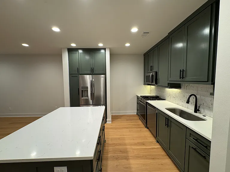 6400 R St — Photo 3