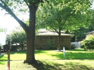 9S358 Cumnor Rd, Downers Grove, IL 60516