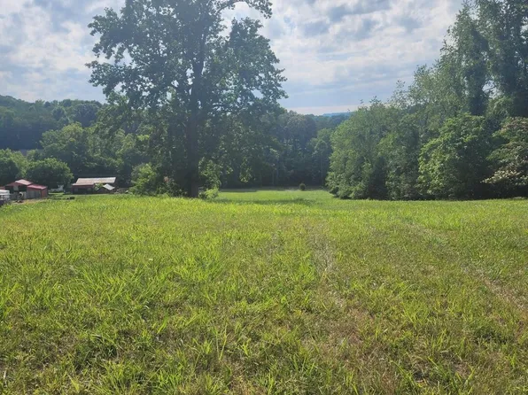 143 Davis Rd, Church Hill, TN 37642