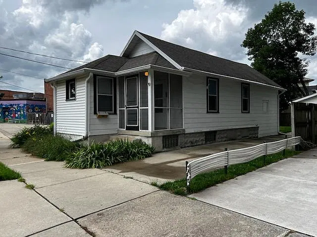 2 bed, 654 sqft, $1,900 — Photo 3