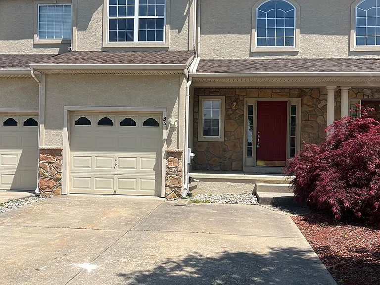 55 Glacier Dr — Photo 2