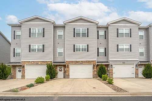2052 Mountain Ash Ln Photo 1