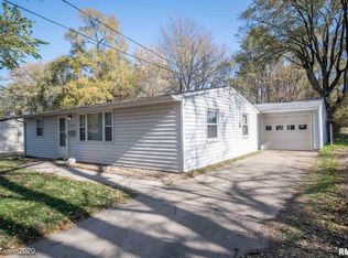 106 Orchard Ave, Pekin, IL 61554