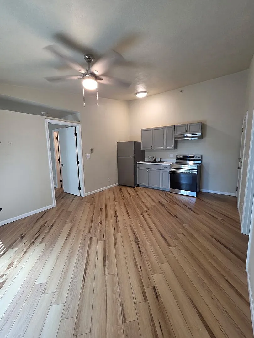 Eastridge Dr, 4417 — Photo 1