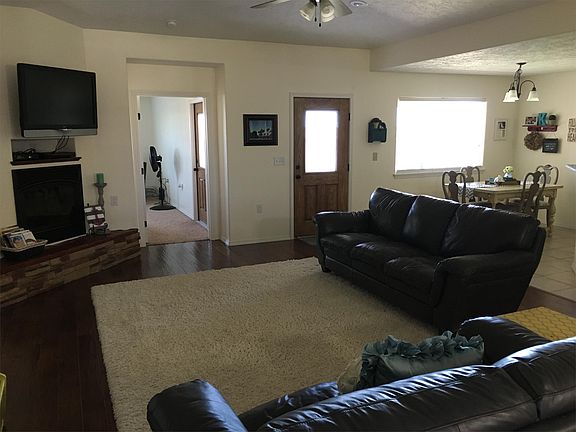4th image of 1901 Dillon Wood Dr
