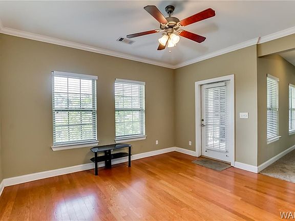 2nd image of 3218 Veterans Memorial Pkwy #1302