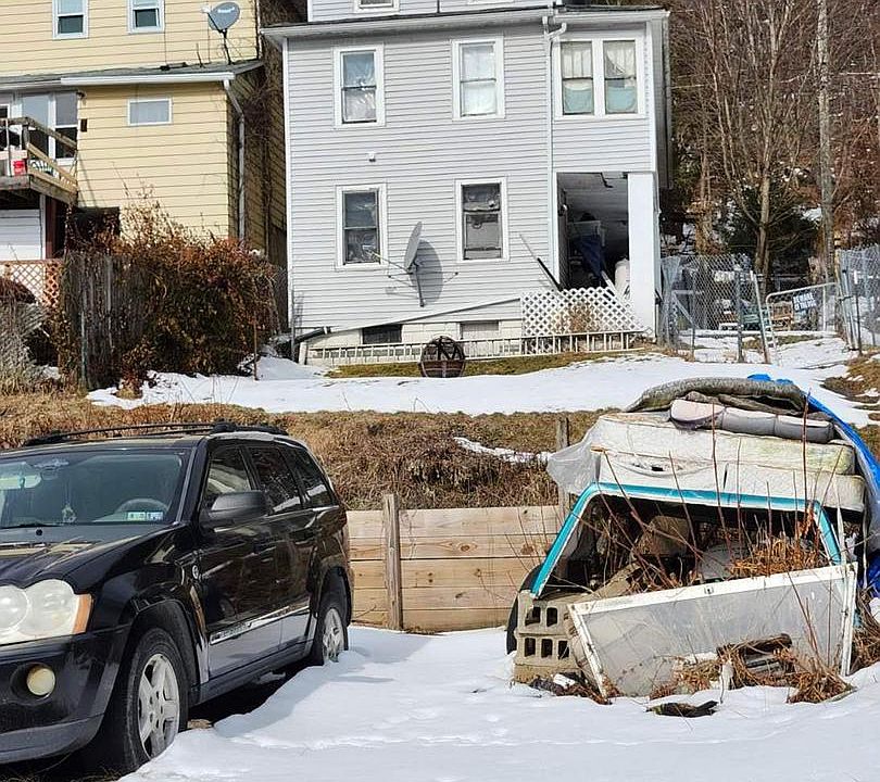 1st image of 21 E Enterprise St