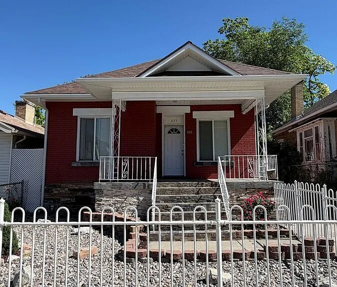 625 E Wilmington Ave — Photo 1