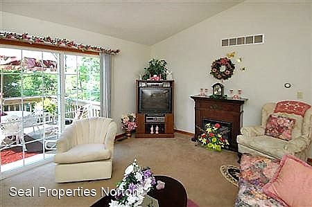 3rd image of 3954 Mount Vernon Blvd APT 6-A