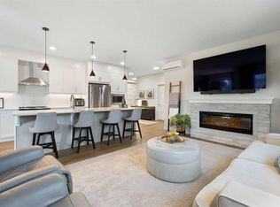 55 N Wolf Hollow Cres SE #104, Calgary, AB T2X1T8