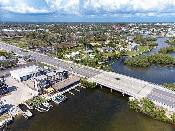 5th image of 1695 Manor Rd