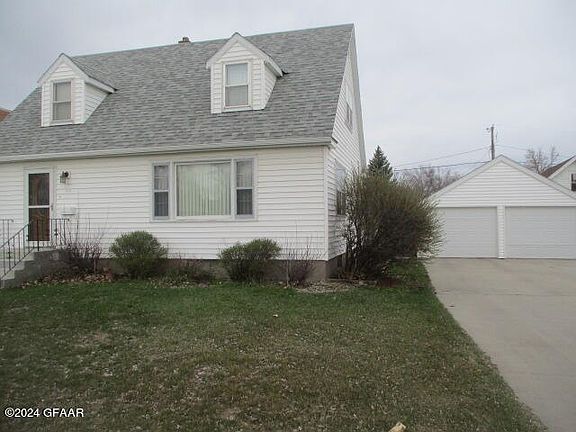 2nd image of 204 E Caledonia Ave