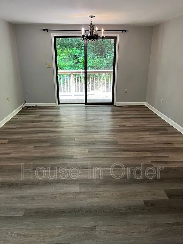 3 bed, 2.0 bath, $2,395 — Photo 4