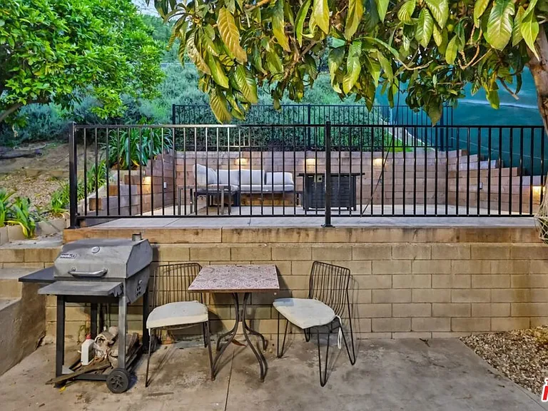 1828 Silver Lake Blvd — Photo 14