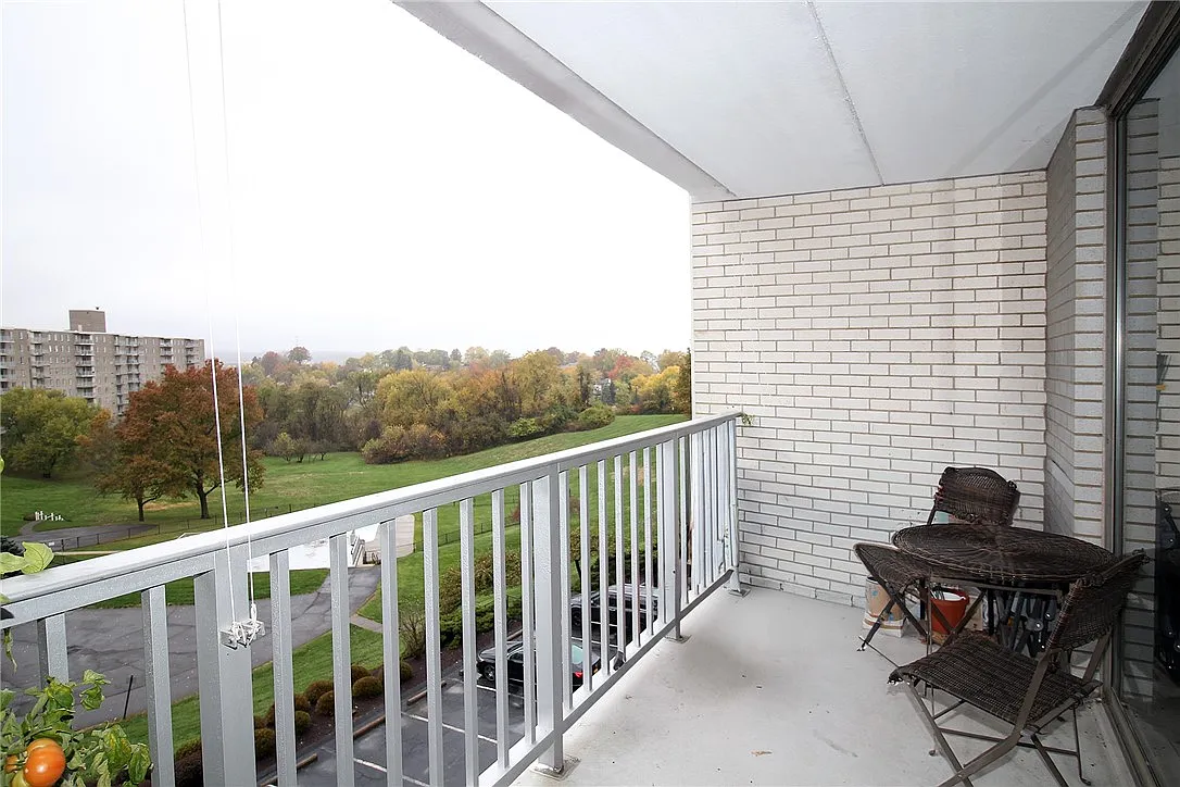 2 bed, 2.5 bath, $1,650 — Photo 2