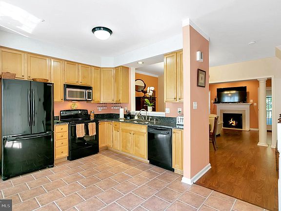4th image of 20506 Golf Course Dr #94