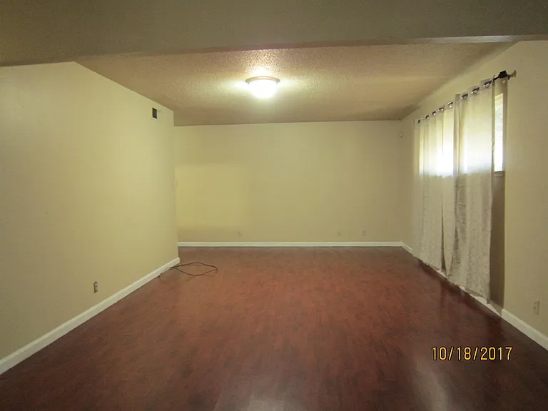 7555 Meadowair Way — Photo 9