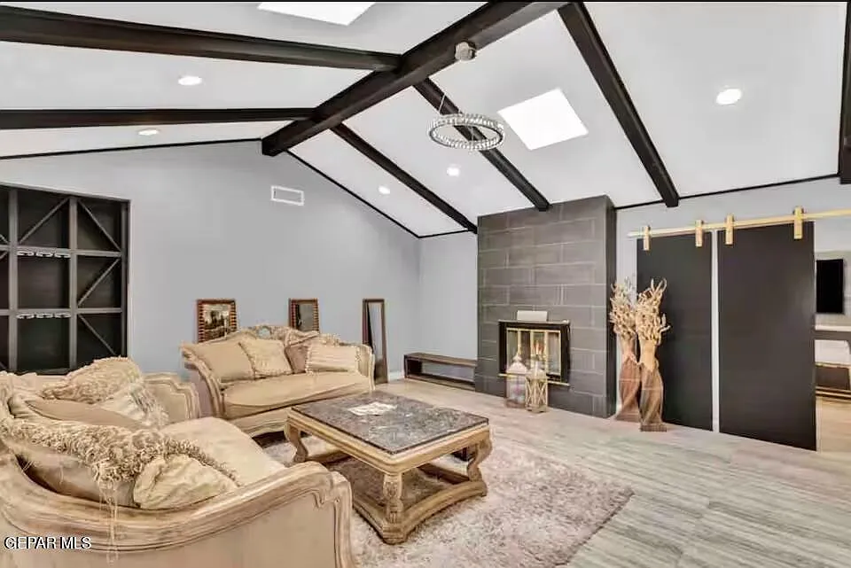 5 bed, 3.0 bath, 3342 sqft, $3,400 — Photo 4