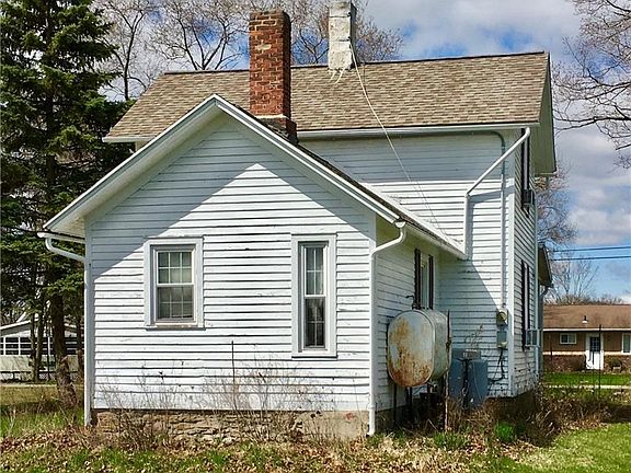 4th image of 216 Division St