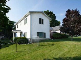 103 Summit St, Center Point, IA 52213